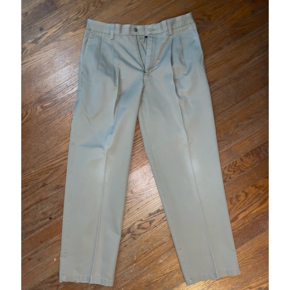 Dockers light tan khaki pants. Waist 33 length 30